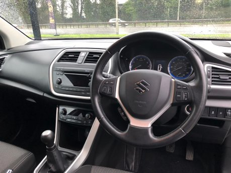 Suzuki SX4 S-Cross SZ4 1.6 petrol manual £165 tax, ULEZ compliant, service history 5
