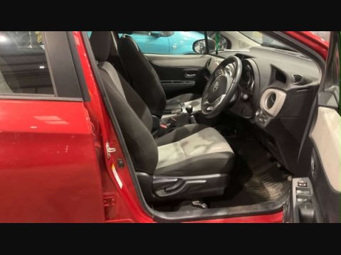 Toyota Yaris 1.3 Yaris T Spirit VVT-i 5dr 13