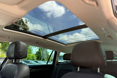 Volkswagen Passat GT TSI EVO DSG - PANORAMIC SUNROOF -19 INCH ALLOYS - ONE OWNER 4