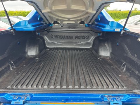 Mitsubishi L200 2.4 DI-D DC Barbarian Auto 4WD Euro 6 4dr 39