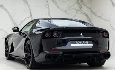 Ferrari 812 Superfast 4