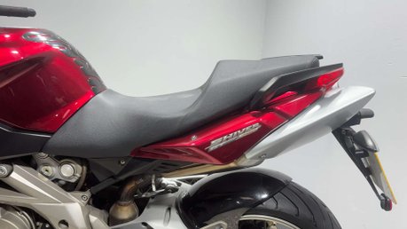 Aprilia Shiver GT 2011 ONLY 20K 1 OWNER NEW MOT VERY CLEAN SUPERMOTO 750CC 47