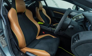 Aston Martin V8 Vantage AMR 14