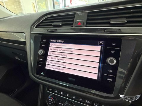 Volkswagen Tiguan 2.0 TSI SEL DSG 4Motion Euro 6 (s/s) 5dr 81