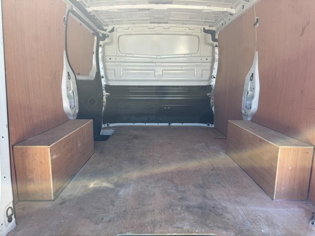 Renault Trafic SWB L1H1 [SOLD MM] Low Roof Business Plus Sl28 Air Con Sensors EURO 6 15
