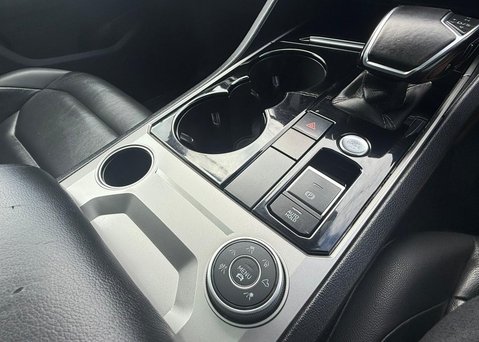 Volkswagen Touareg 3.0 TDI V6 R-Line SUV 5dr Diesel Tiptronic 4Motion Euro 6 (s/s) (286 ps) 19