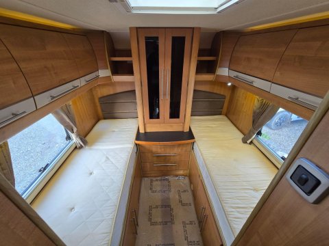 Auto-Trail Savannah Motor Home 43