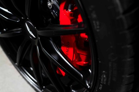 Aston Martin Vantage V12. 1 OF 333. OVER £45K IN OPTIONS. LIGHTWEIGHT PACKAGE. LIVERY PACKAGE. 10