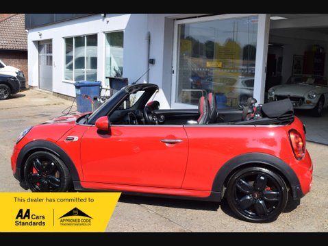 Mini Convertible 2.0 John Cooper Works 2dr 6
