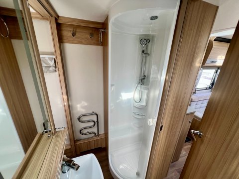 Coachman Pastiche 545 23