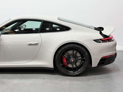 Porsche 911 3.0T 992 Carrera 4 GTS Coupe 2dr Petrol PDK 4WD Euro 6 (s/s) (480 ps) 21
