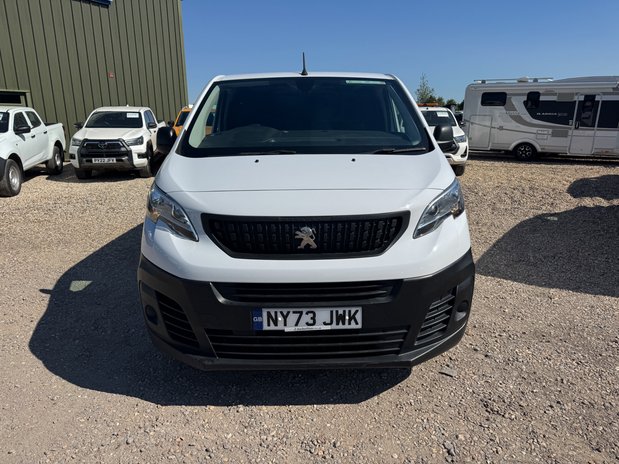 Peugeot Expert MWB L2H1 Low Roof Professional Premium Plus 3100 Air Con EURO 6 3