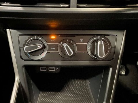 Volkswagen Polo 1.0 Polo SE 5dr 21