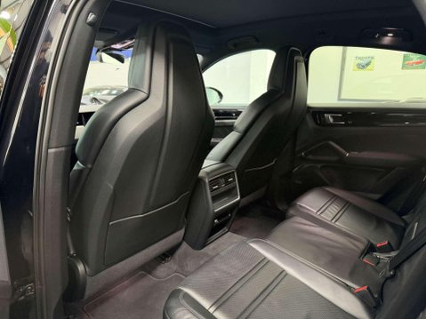Porsche Cayenne 3.0 V6 E-Hybrid 14.1kWh Coupe 5dr Petrol Plug-in Hybrid TiptronicS 4WD Euro 43