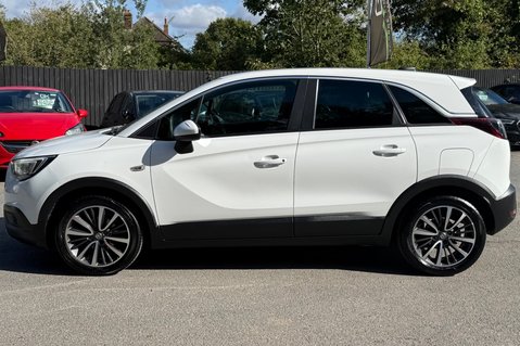Vauxhall Crossland X ELITE - TWO OWNERS - CAMBELT CHANGED - NEW MOT  9