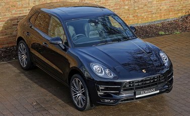 Porsche Macan Turbo 24