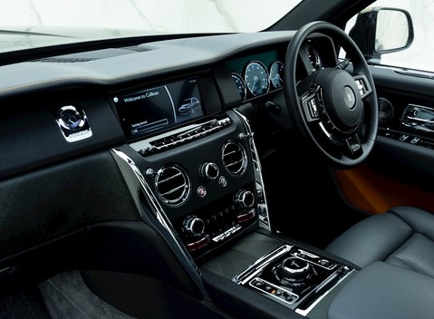 Rolls-Royce Cullinan 16