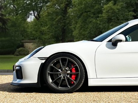 Porsche Cayman GT4 9