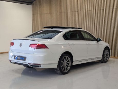 Volkswagen Passat 2.0 Passat R-Line TDI BlueMotion Technology Semi-Auto 4dr 22