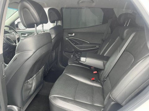 Hyundai SANTA FE 2.2 CRDi Blue Drive Premium 4WD Euro 6 (s/s) 5dr 37