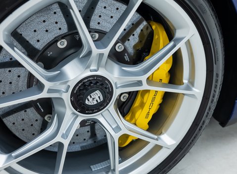 Porsche 911 GT3 Touring (992) 30