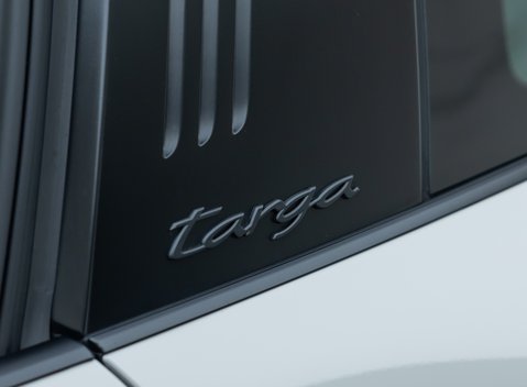 Porsche 911 Targa 4 GTS (992) 38
