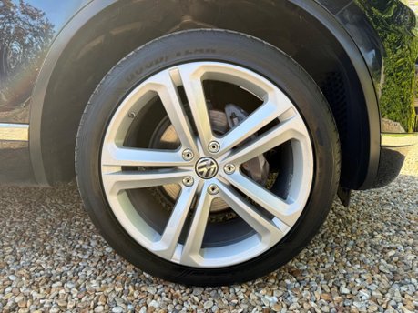 Volkswagen Touareg 3.0 TDI V6 BlueMotion Tech R-Line Tiptronic 4WD Euro 6 (s/s) 5dr 14