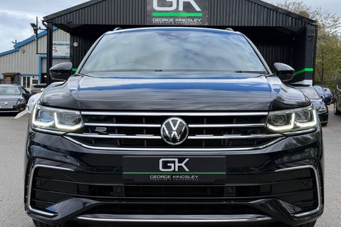 Volkswagen Tiguan R-LINE TDI DSG - RARE LEATHER INTERIOR - APPLE CAR PLAY -CAMERA 12