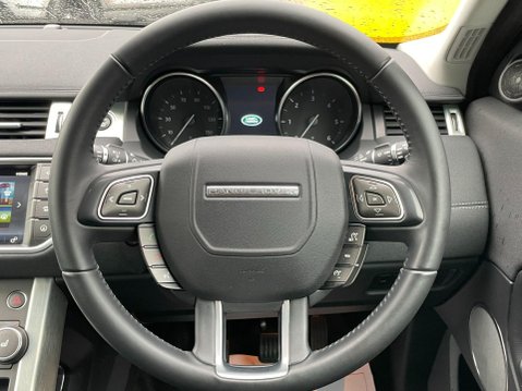 Land Rover Range Rover Evoque 2.0 eD4 SE Tech FWD Euro 6 (s/s) 5dr 32