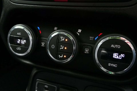 Jeep Renegade M-JET DESERT HAWK 30