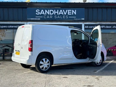 Vauxhall Combo 1.5 Turbo D 2300 Pro Panel Van 5dr Diesel Manual L1 H1 Euro 6 (s/s) (100 ps 8