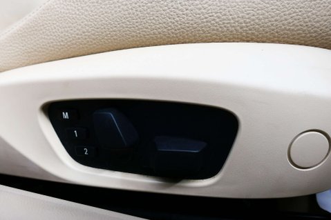 BMW 3 Series 3.0 325i M Sport Auto 2dr 21