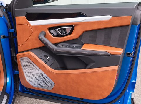 Lamborghini Urus 25