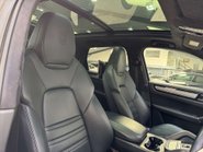 Porsche Cayenne 4.0 Cayenne T S E-Hybrid Auto 4WD 5dr 46