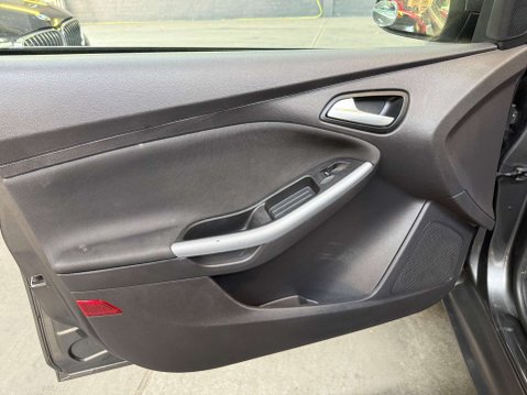 Ford Focus 1.6 Focus Zetec Auto 5dr 42