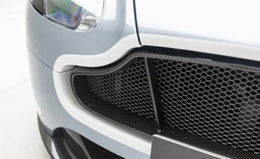 Aston Martin V12 Vantage S ROADSTER 44