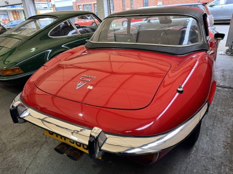 Jaguar E-Type S3 V12 Roadster 46