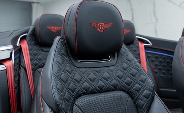 Bentley Continental GTC V8 18