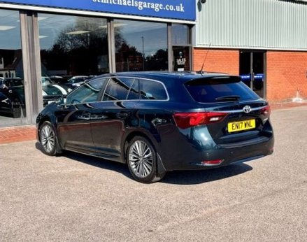 Toyota Avensis 1.8 Avensis Excel Valvematic CVT 5dr 9