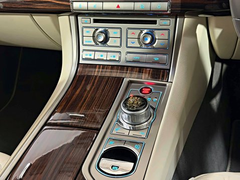 Jaguar XF V6 PORTFOLIO 17