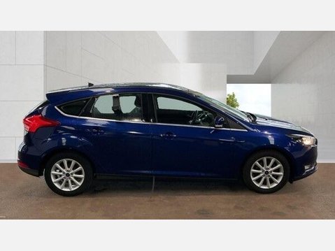 Ford Focus 1.0T EcoBoost Titanium Euro 6 (s/s) 5dr 3