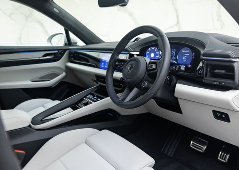 Porsche Macan Turbo Electric