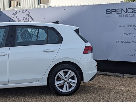 Volkswagen Golf LIFE TSI 6