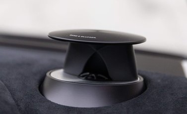 Aston Martin Vantage S V12 14