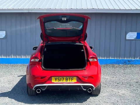 Volvo V40 2.0 D2 R-Design Euro 6 (s/s) 5dr 9