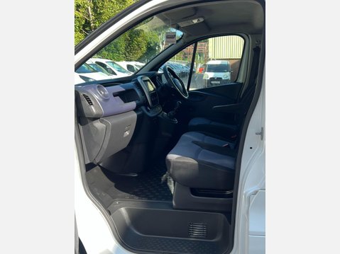Vauxhall Vivaro 1.6 CDTi 2900 BiTurbo ecoFLEX L1 H1 Euro 5 (s/s) 5dr 37
