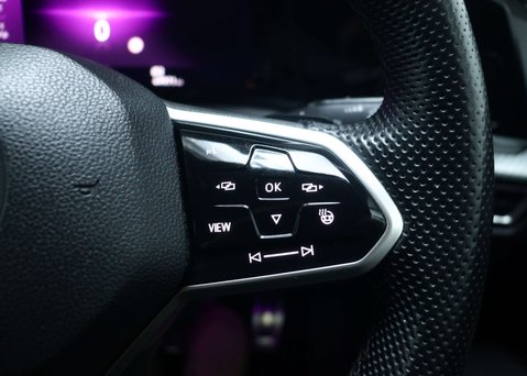 Volkswagen Golf 1.5 eTSI MHEV R-Line Hatchback 5dr Petrol Hybrid DSG Euro 6 (s/s) (150 ps) 36