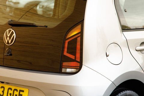 Volkswagen Up BASE 9