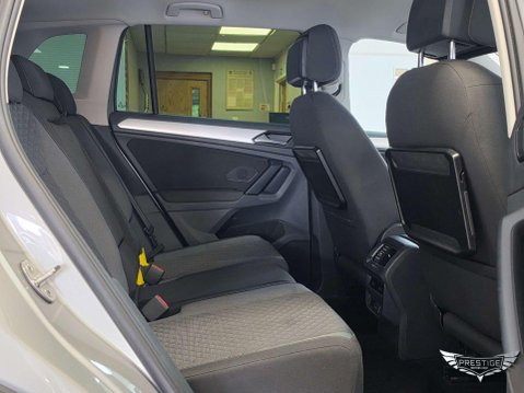Volkswagen Tiguan 2.0 TDI BlueMotion Tech SE Navigation 4Motion Euro 6 (s/s) 5dr 59