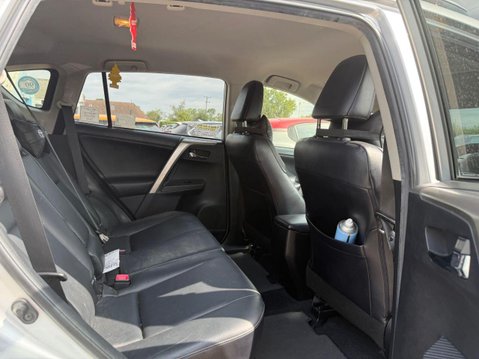 Toyota Rav4 2.2 D-4D Invincible SUV 5dr Diesel Manual 4WD Euro 5 (150 ps) 11